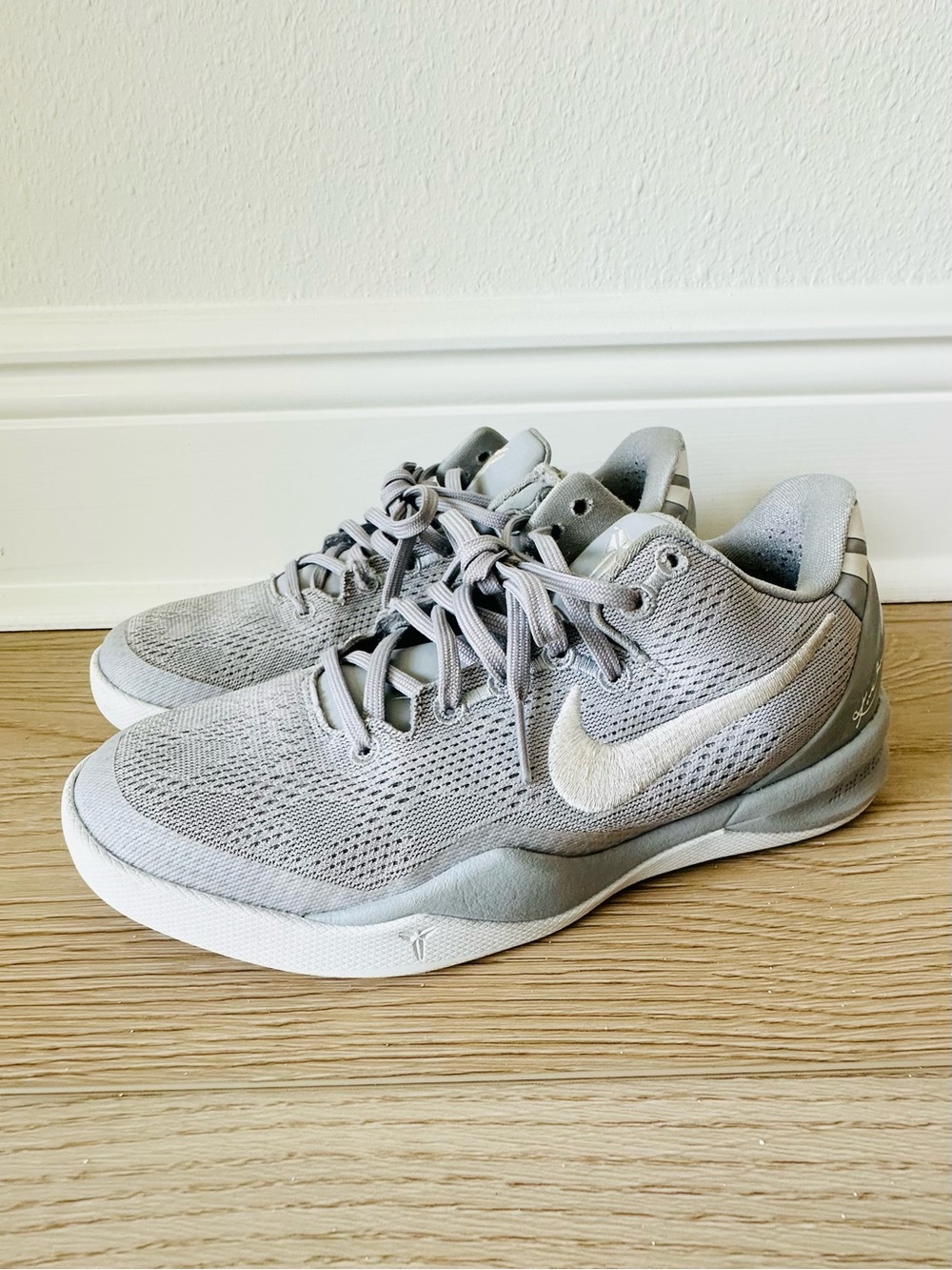 Nike Boys Light Gray Athletic Basketball Sneakers Size 3.5